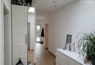 Flur mit Eingangsbereich 