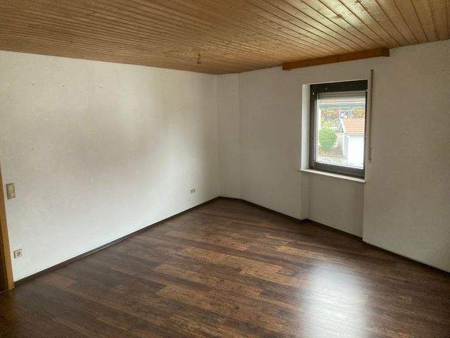 Viel Platz für die Familie – großzügige 4-Raum-Wohnung auf zwei Etagen zum attraktiven Mietpreis! - Foto 3