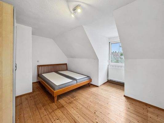 Weiteres Schlafzimmer im Dachgeschoss