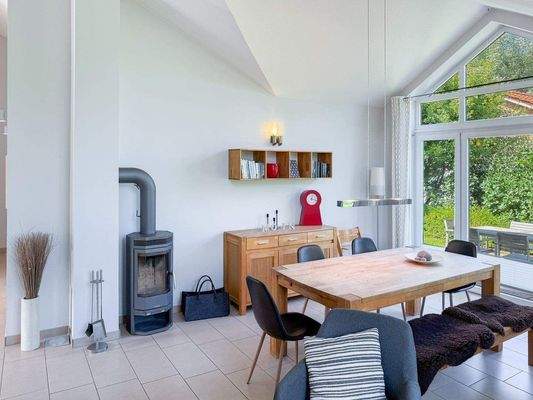 Essbereich mit Kamin