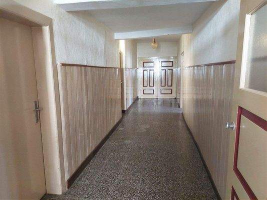 Zugang Saal und Toiletten 