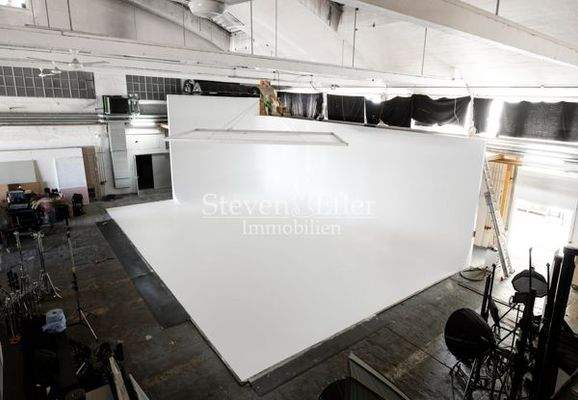 stützenfreie Kuppelhalle