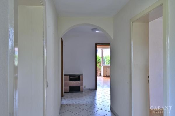 Blick vom Flur in  Richtung Wohnzimmer