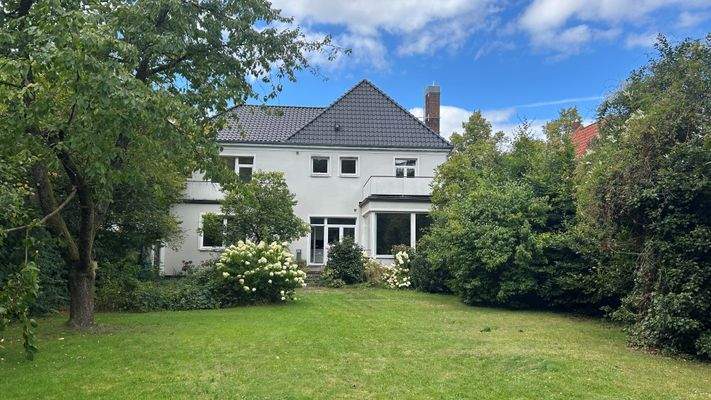 Hausansicht vom Garten