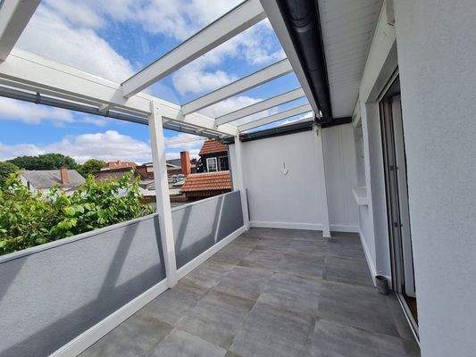 Obergeschoss 11 überdachte Terrasse Foto 2.jpg