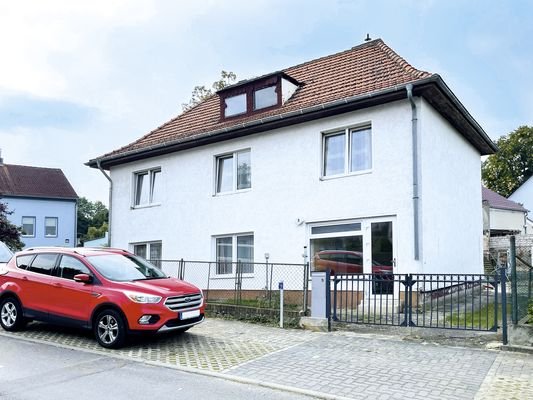 Zweifamilienhaus mit Büroeinheit