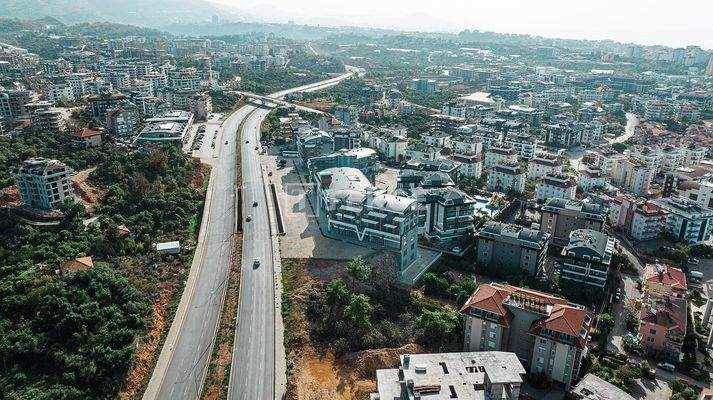 Commercial Properties on an Arterial Road in Alanya Oba