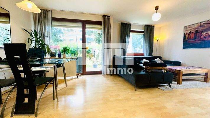 Wohn / Esszimmer / Zugang Terrase + Garten