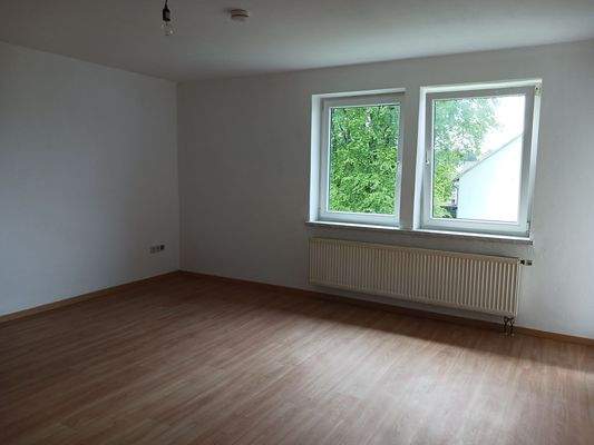 Leeres Wohnzimmer mit Fenster