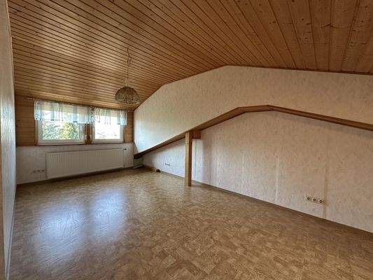 Zimmer im DG über die gesamte Hausbreite