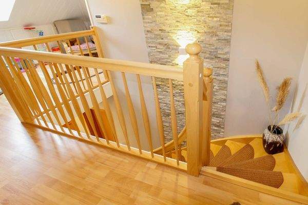 Aufgang - Hell - GeschmackvollJPG