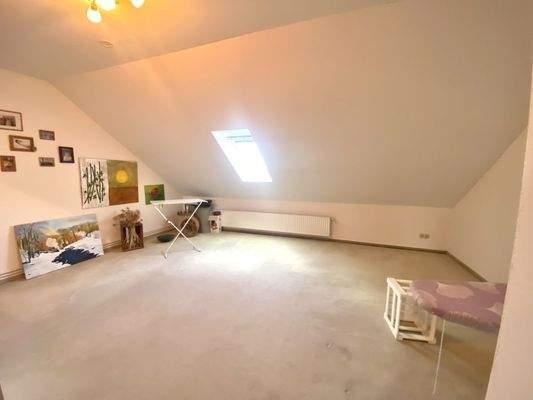 gr. ausgebautes Zi. im DG