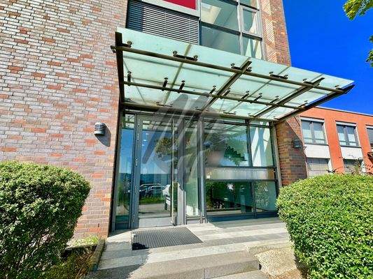 INFOS UNTER: 06171-586000