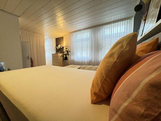 Schlafzimmer und Ankleide