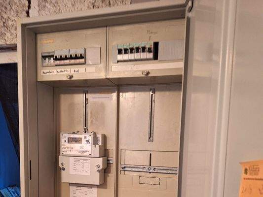 11 Stromversorgung Bungalow.jpg