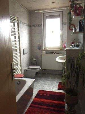 Wannenbad mit Fenster