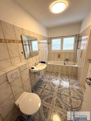 Tageslichtbad mit Zugang zum Schlafzimmer