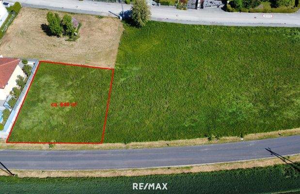 1 Grundstück 645m²