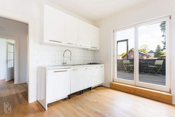 Küche Wohnung 3 mit Zugang zur Ost-Terrasse