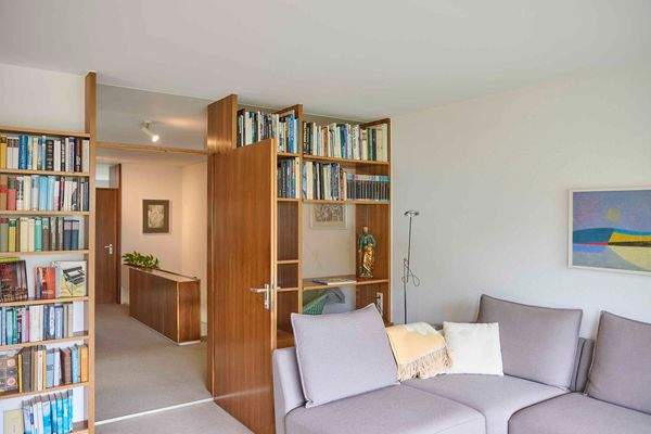 Wohnzimmer mit Blick Richtung Flur