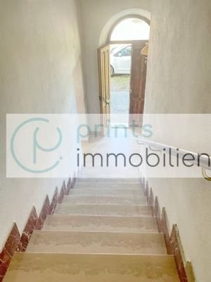 Treppe zur 1. Etage