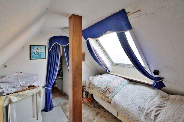 Mansardenzimmer Spitzboden