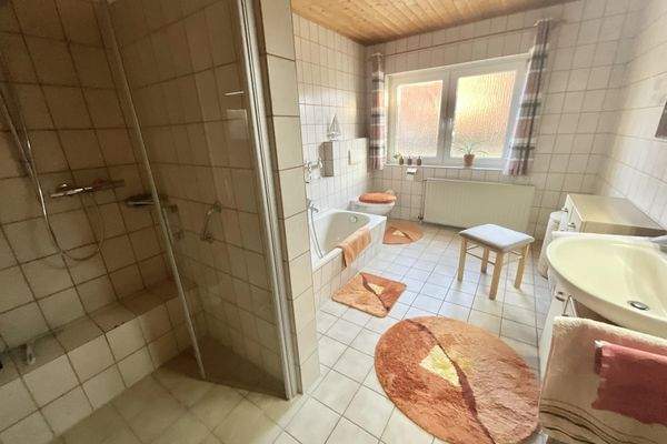 Vollbad im Erdgeschoss