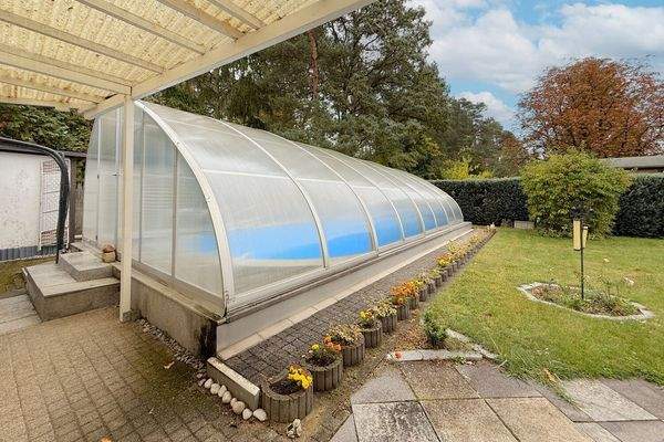 Pool mit Überdachung & Poolheizung