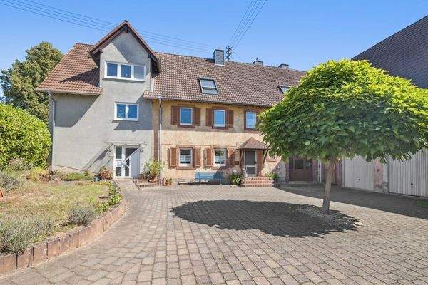 Eingangsbereich Haupthaus und Anbau