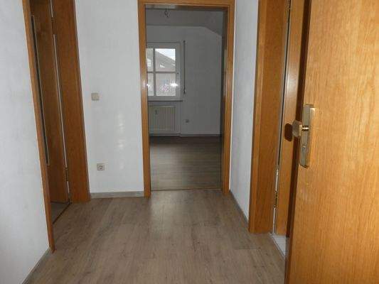 Diele mit Blick ins Schlafzimmer