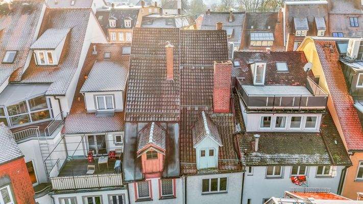 Gebäudeaußenansicht Dachgeschoss