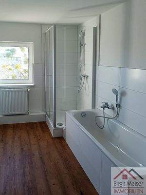 Fenster, Wanne, Dusche