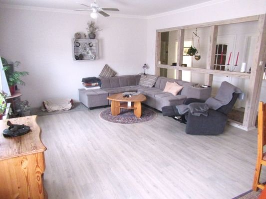Wohnung rechts, Wohnbereich