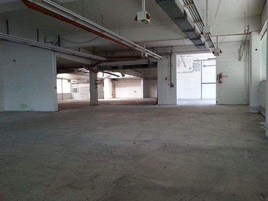 Produktionshalle 02.jpg