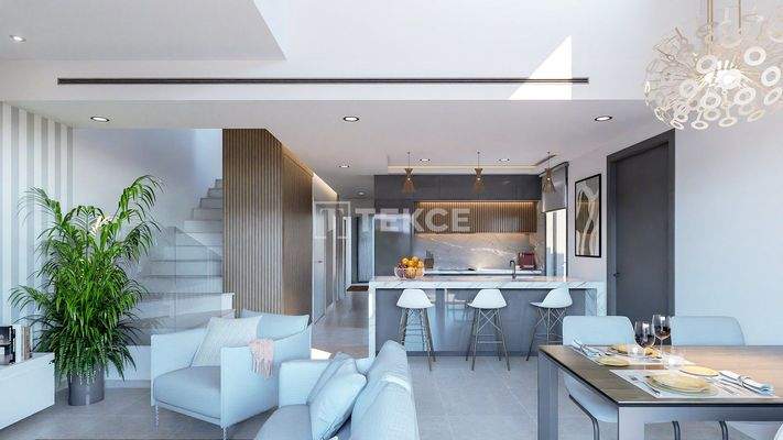 Semi-Detached Villas Meters from the Beach in Los Nietos