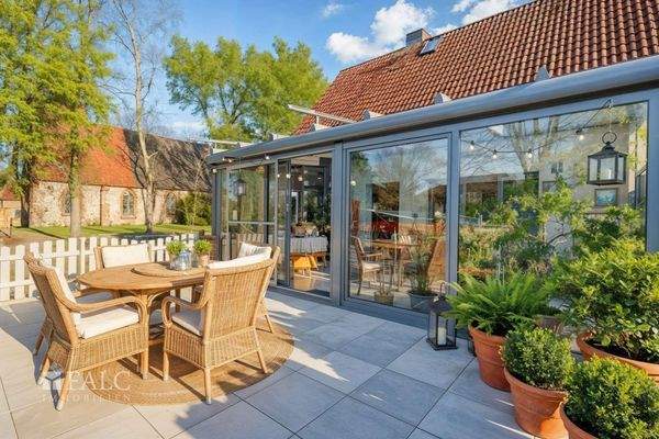 Terrasse und Wintergarten - Gestaltungsvorschlag KI generiert