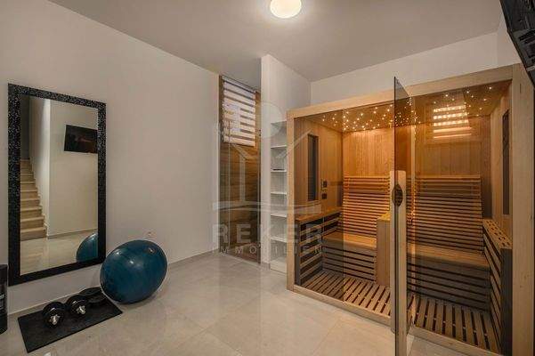 Untergeschoss: Sauna & Fitnessbereich