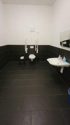 Behinderten-WC