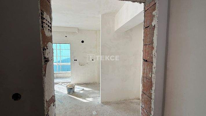Apartments in a New Building near the Sea in İzmir Karşıyaka