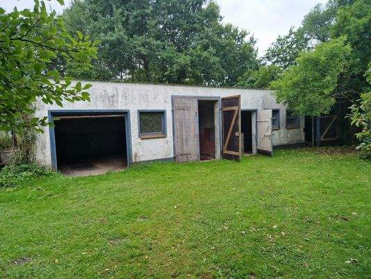 Schuppenbereich von Außen