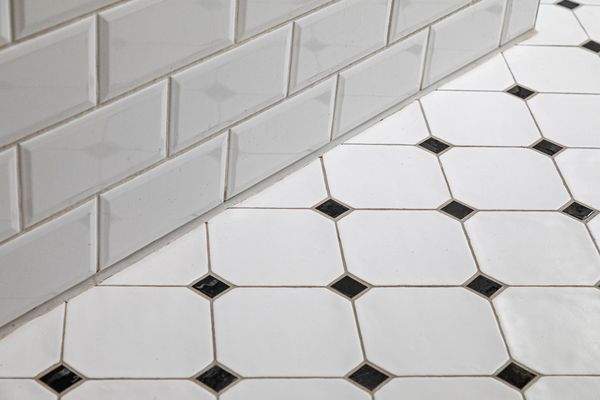 Fliesendetail im Bad OG