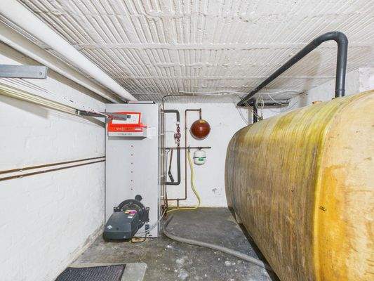 Ölheizung Keller bj. 2000