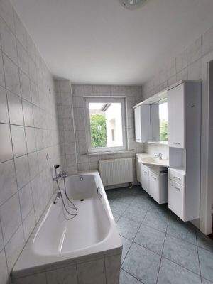 Bad im EG mit Wanne