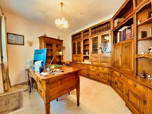 Büro/Gästezimmer EG