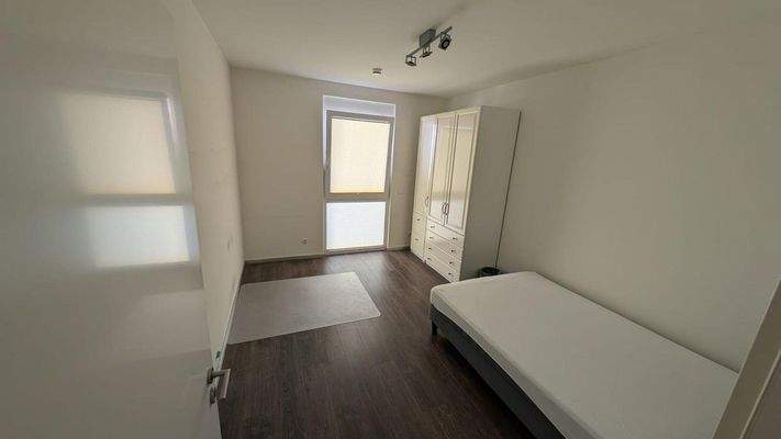 Kinder-/Schlafzimmer