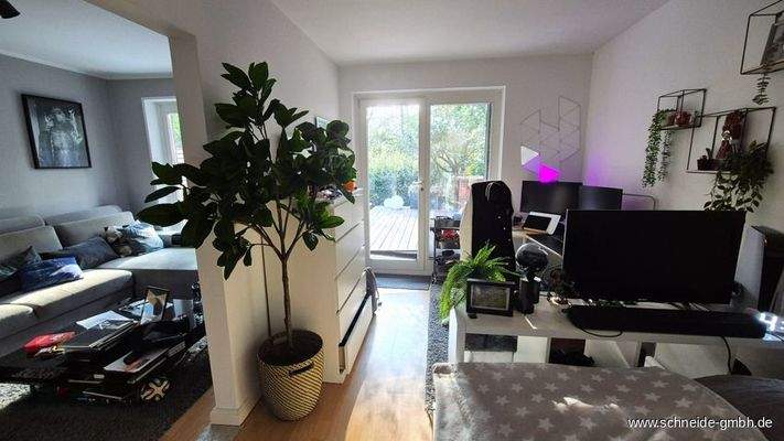 Zimmer im Kellergeschoss, Zugang zur Terrasse