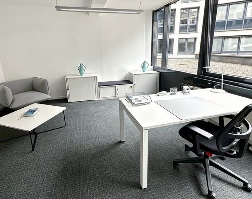 Mittelgroßen Büro.jpg