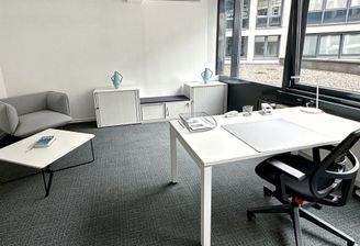 Mittelgroßen Büro.jpg