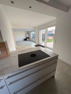 Küche, Blick in das Wohn: Esszimmr