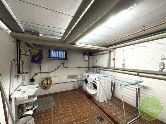 Gemeinschafts-Waschraum.